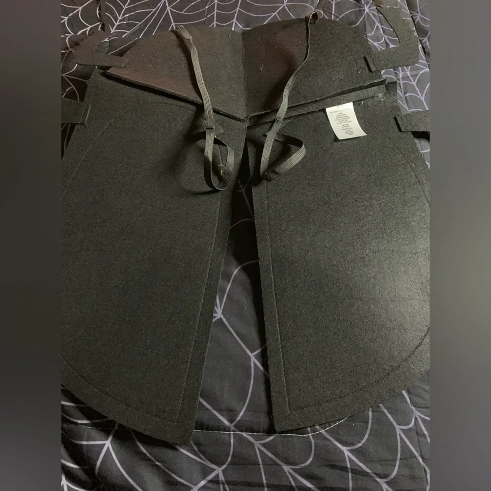 Target Kids Fly Costume with Shimmering Green and Black - Picture 10 of 11